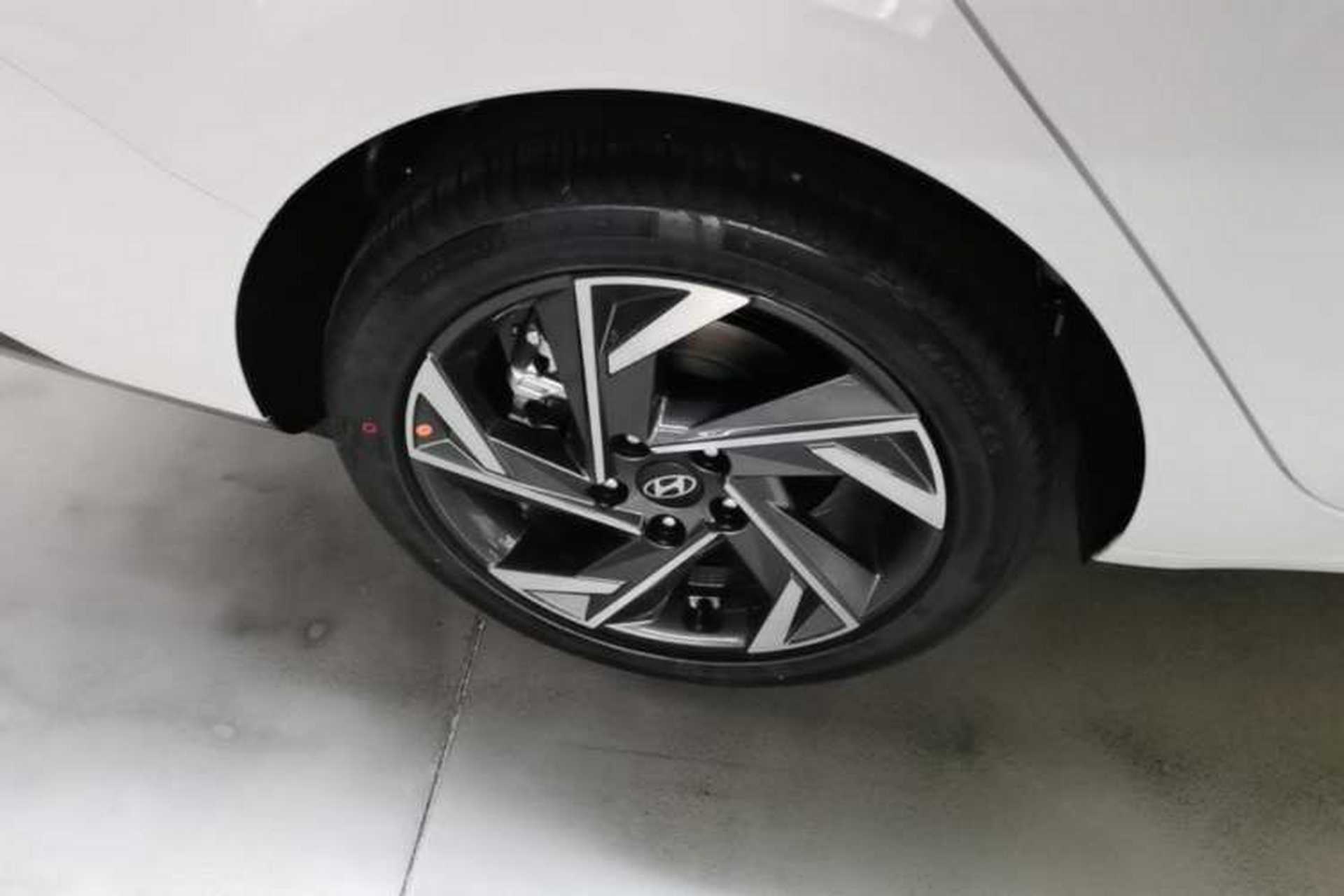 Used Hyundai Elantra 2023 1.5L CVT GLX Elite Edition Right Rear Wheel Hub