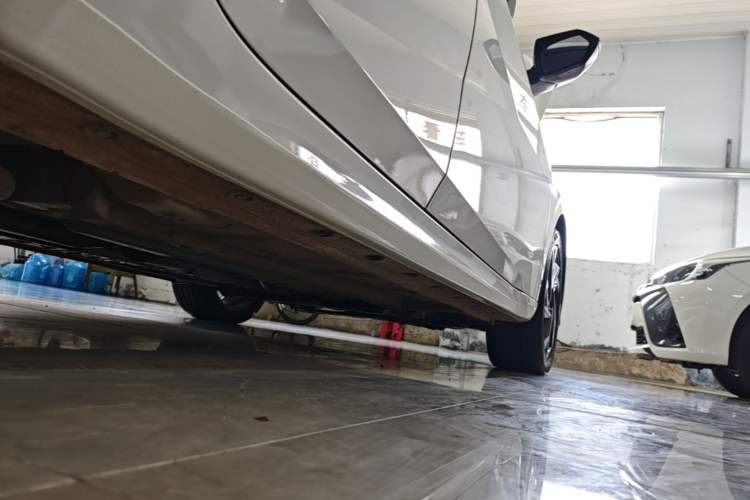 Used Hyundai Elantra 2023 1.5L CVT GLX Elite Edition Right Side Sill