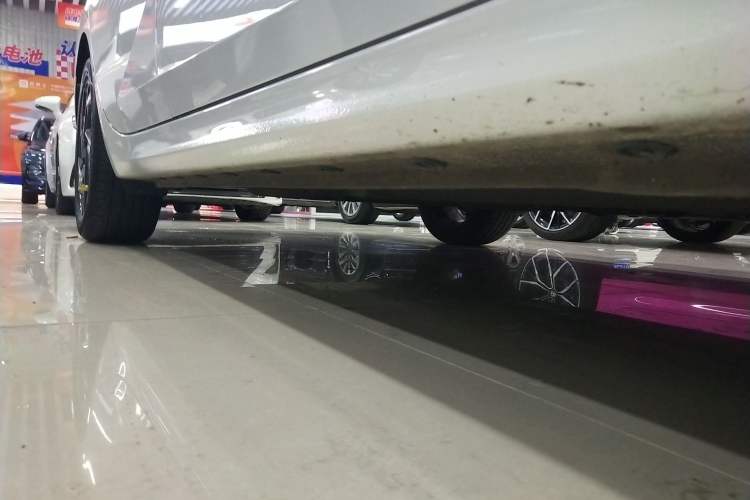 Used Hyundai Elantra 2023 1.5L CVT GLX Elite Edition Right Side Sill