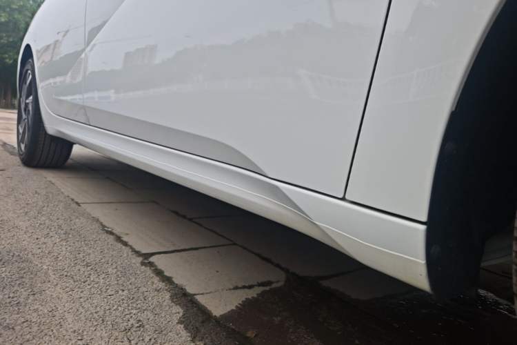 Used Hyundai Elantra 2023 1.5L CVT GLX Elite Edition Right Side Sill