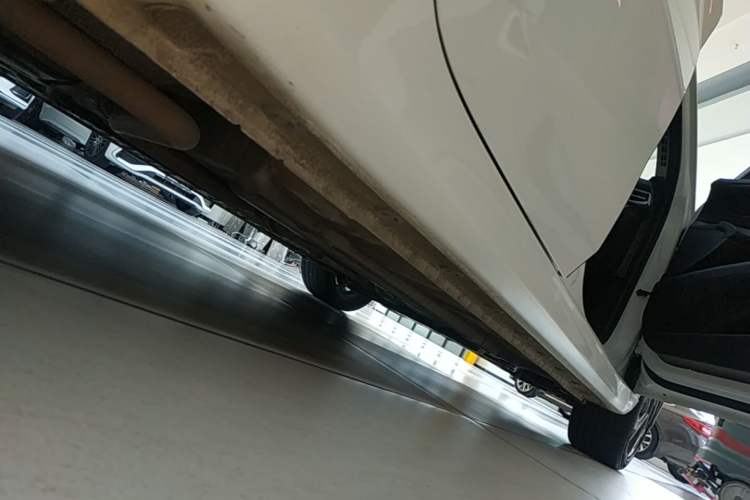 Used Hyundai Elantra 2023 1.5L CVT GLX Elite Edition Right Side Sill
