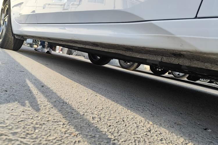 Used Hyundai Elantra 2023 1.5L CVT GLX Elite Edition Right Side Sill