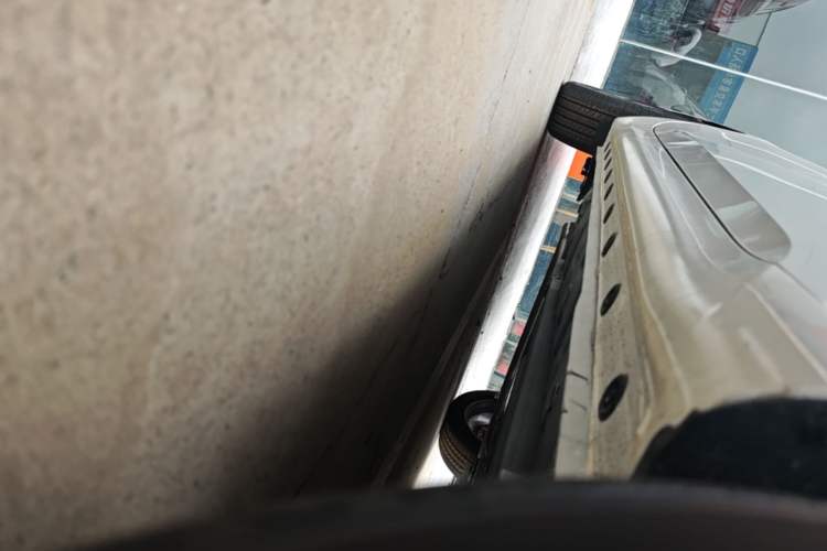 Used Hyundai Elantra 2023 1.5L CVT GLX Elite Edition Right Side Sill