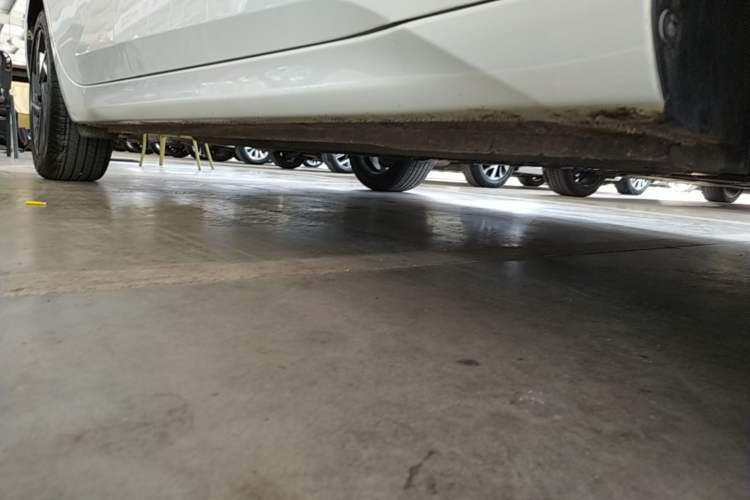 Used Hyundai Elantra 2023 1.5L CVT GLX Elite Edition Right Side Sill