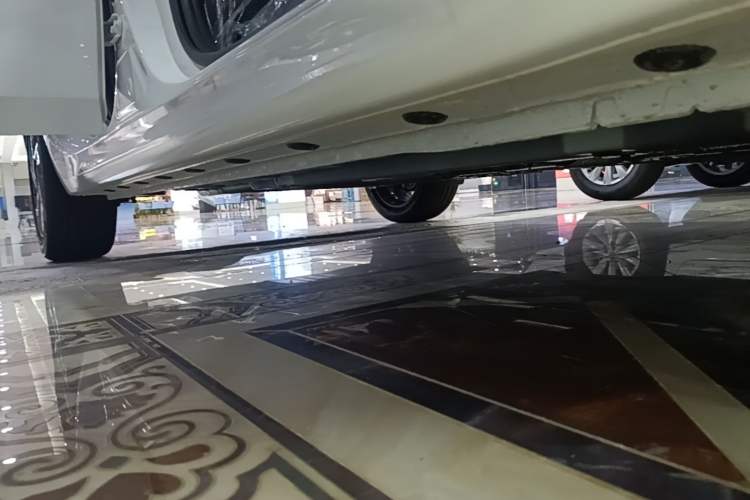 Used Hyundai Elantra 2023 1.5L CVT GLX Elite Edition Right Side Sill