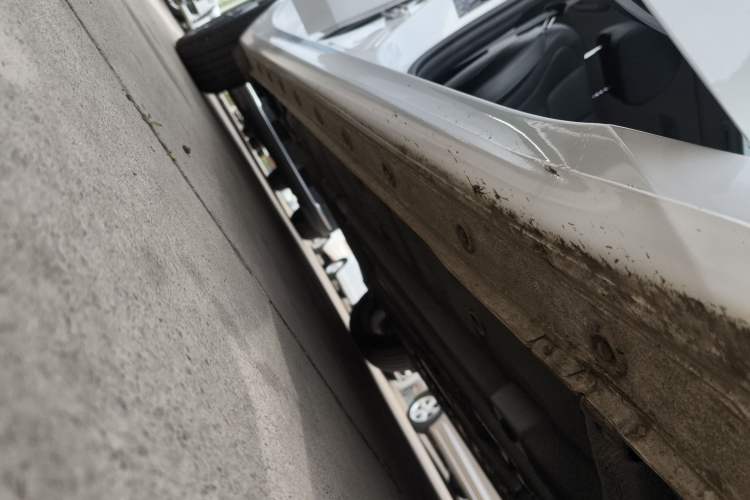 Used Hyundai Elantra 2023 1.5L CVT GLX Elite Edition Right Side Sill