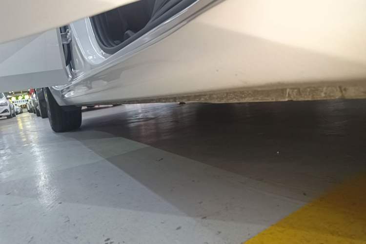 Used Hyundai Elantra 2023 1.5L CVT GLX Elite Edition Right Side Sill