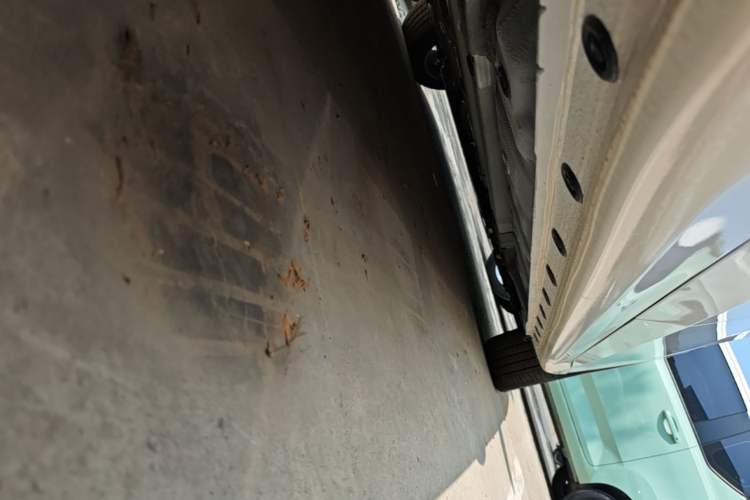 Used Hyundai Elantra 2023 1.5L CVT GLX Elite Edition Right Side Sill