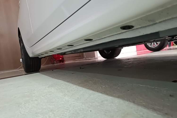 Used Hyundai Elantra 2023 1.5L CVT GLX Elite Edition Right Side Sill
