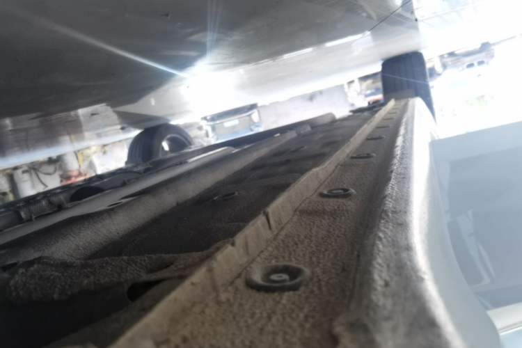 Used Hyundai Elantra 2023 1.5L CVT LUX Prestige Edition Right Side Sill