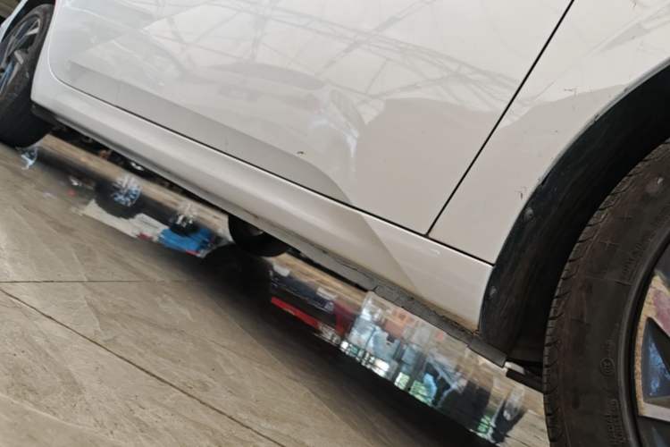 Used Hyundai Elantra 2023 1.5L CVT GLX Elite Edition Right Side Sill