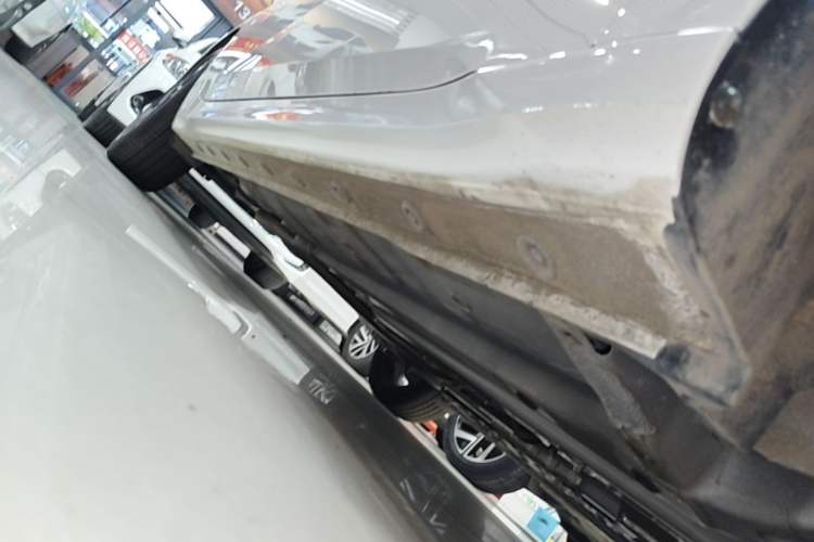 Used Hyundai Elantra 2023 1.5L CVT GLX Elite Edition Right Side Sill