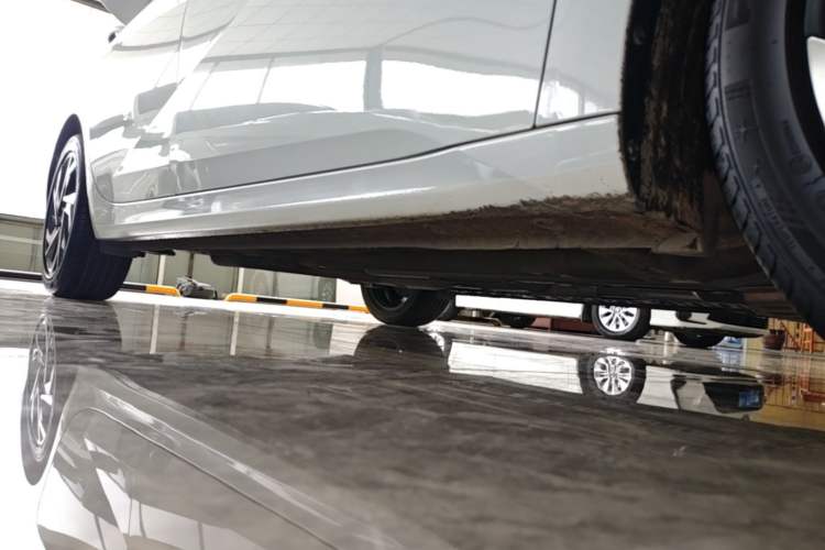 Used Hyundai Elantra 2023 1.5L CVT GLX Elite Edition Right Side Sill
