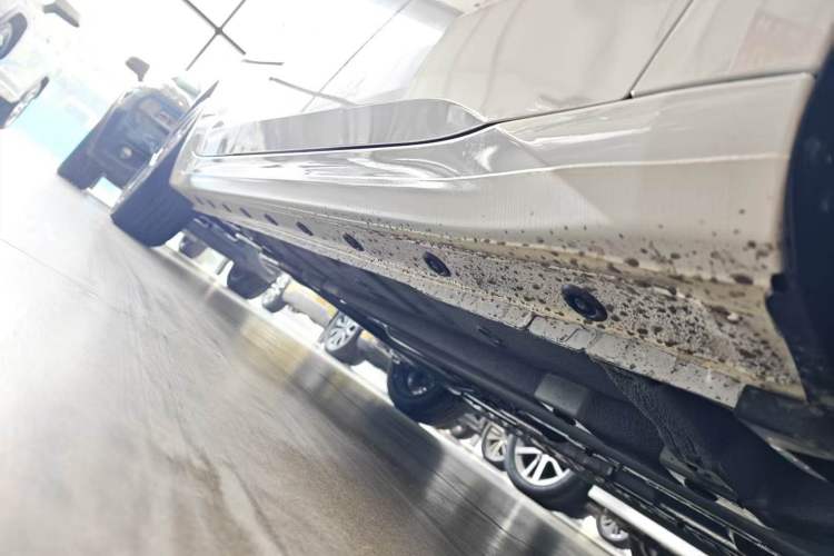 Used Hyundai Elantra 2023 1.5L CVT GLX Elite Edition Right Side Sill