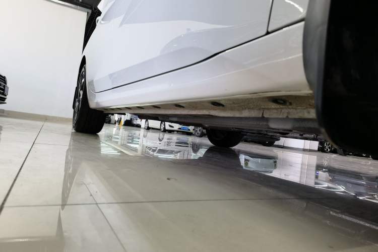 Used Hyundai Elantra 2023 1.5L CVT GLX Elite Edition Right Side Sill