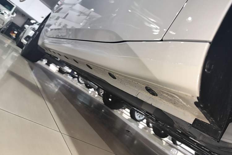 Used Hyundai Elantra 2023 1.5L CVT GLX Elite Edition Right Side Sill