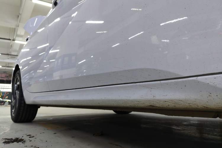 Used Hyundai Elantra 2023 1.5L CVT GLX Elite Edition Right Side Sill