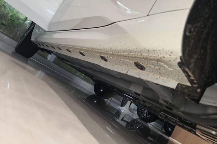 Used Hyundai Elantra 2023 1.5L CVT GLX Elite Edition Right Side Sill