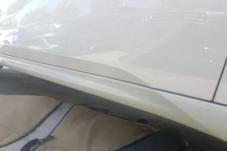 Used Hyundai Elantra 2023 1.5L CVT GLX Elite Edition Right Side Sill