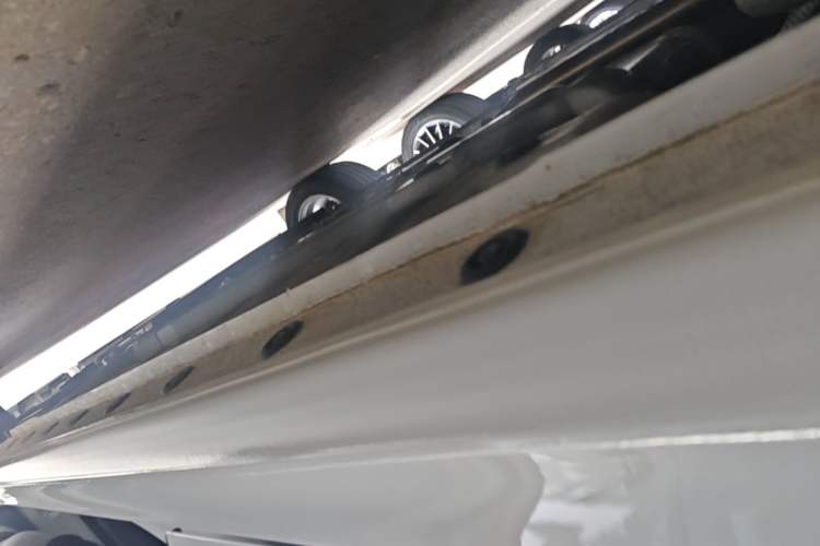 Used Hyundai Elantra 2023 1.5L CVT LUX Prestige Edition Right Side Sill