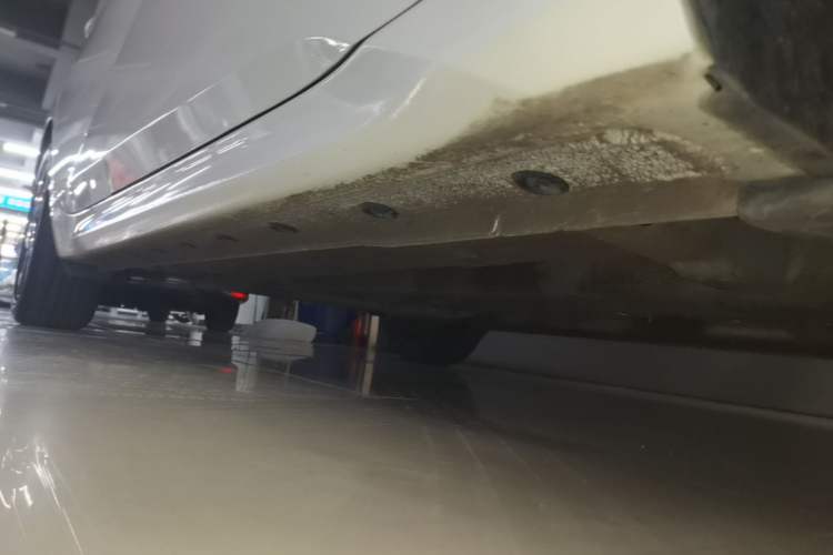 Used Hyundai Elantra 2023 1.5L CVT GLX Elite Edition Right Side Sill
