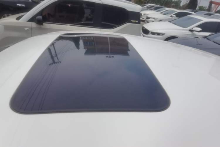 Used Hyundai Elantra 2023 1.5L CVT LUX Prestige Edition Roof