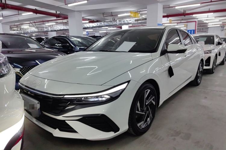 Hyundai Elantra 2023 1.5L CVT LUX Prestige Edition