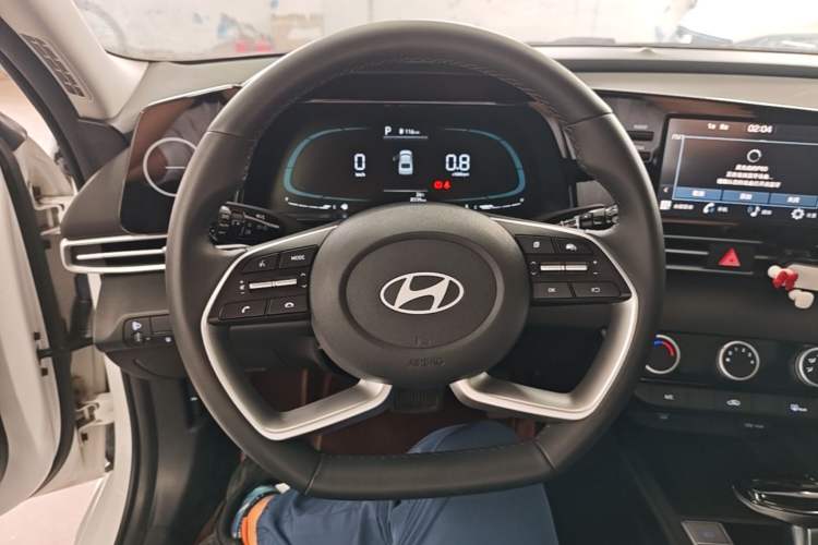 Used Hyundai Elantra 2023 1.5L CVT GLX Elite Edition Steering Wheel