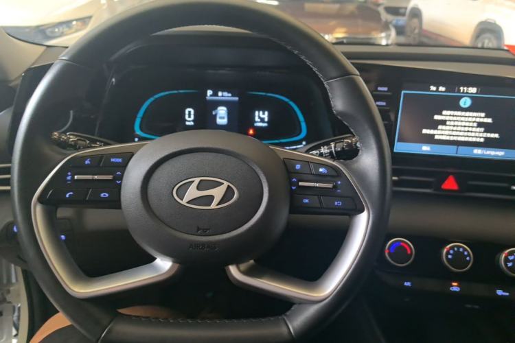 Used Hyundai Elantra 2023 1.5L CVT GLX Elite Edition Steering Wheel