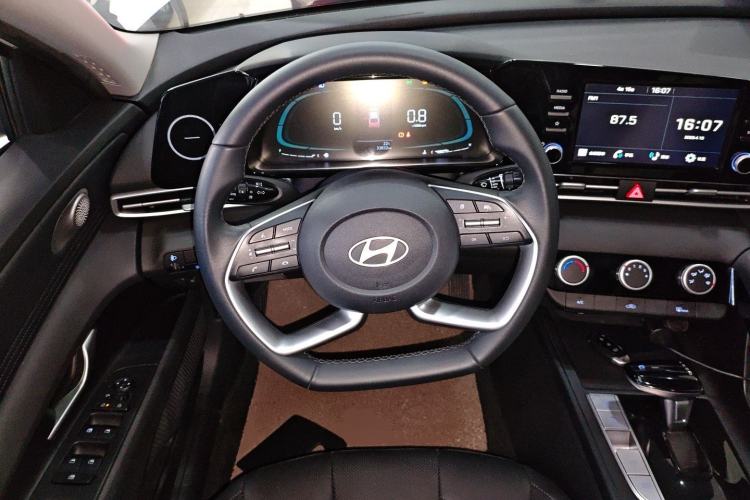 Used Hyundai Elantra 2023 1.5L CVT GLX Elite Edition Steering Wheel