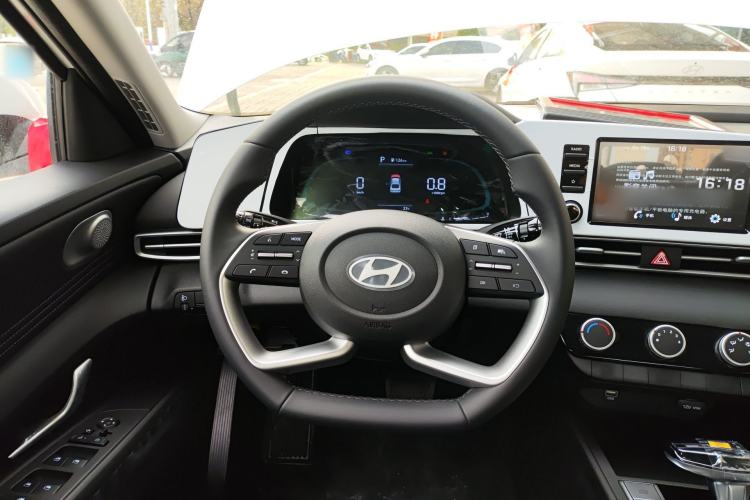 Used Hyundai Elantra 2023 1.5L CVT GLX Elite Edition Steering Wheel