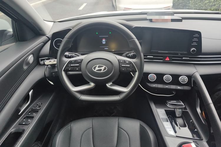 Used Hyundai Elantra 2023 1.5L CVT GLX Elite Edition Steering Wheel
