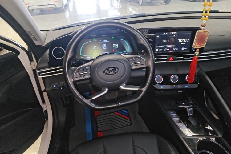Used Hyundai Elantra 2023 1.5L CVT GLX Elite Edition Steering Wheel