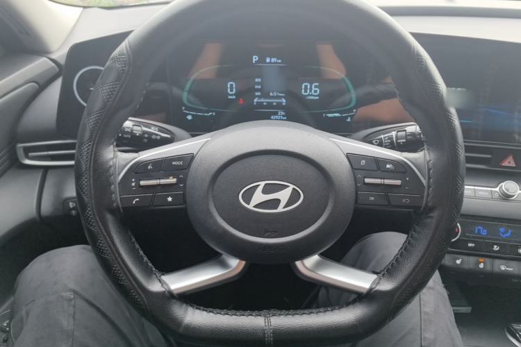 Used Hyundai Elantra 2023 1.5L CVT GLX Elite Edition Steering Wheel