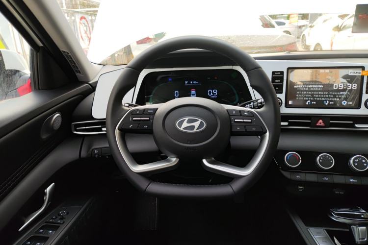 Used Hyundai Elantra 2023 1.5L CVT GLX Elite Edition Steering Wheel