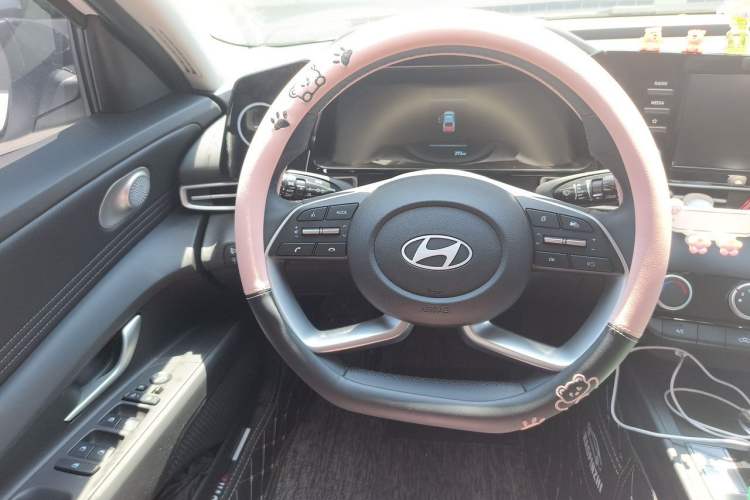 Used Hyundai Elantra 2023 1.5L CVT GLX Elite Edition Steering Wheel