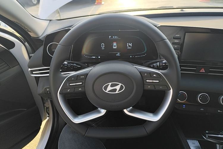 Used Hyundai Elantra 2023 1.5L CVT GLX Elite Edition Steering Wheel