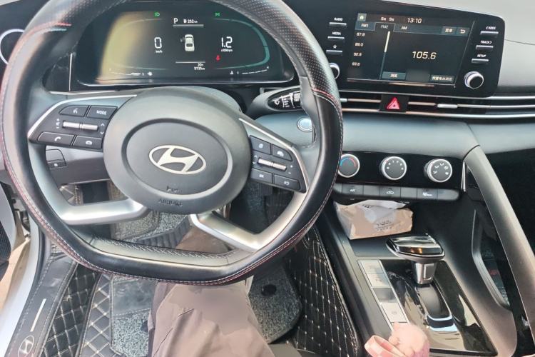 Used Hyundai Elantra 2023 1.5L CVT GLX Elite Edition Steering Wheel