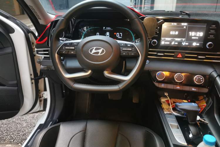 Used Hyundai Elantra 2023 1.5L CVT GLX Elite Edition Steering Wheel