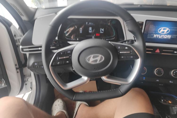 Used Hyundai Elantra 2023 1.5L CVT GLX Elite Edition Steering Wheel