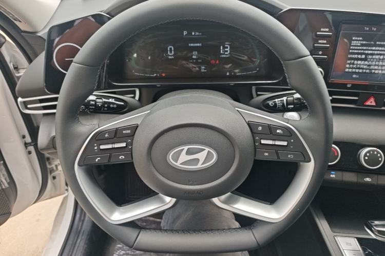Used Hyundai Elantra 2023 1.5L CVT GLX Elite Edition Steering Wheel
