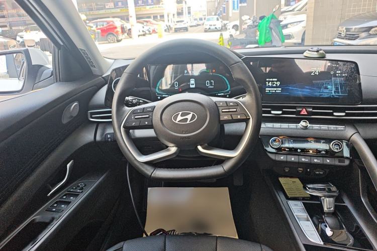 Used Hyundai Elantra 2023 1.5L CVT LUX Prestige Edition Steering Wheel