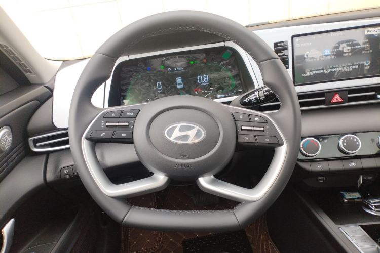 Used Hyundai Elantra 2023 1.5L CVT GLX Elite Edition Steering Wheel