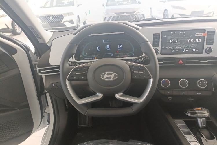 Used Hyundai Elantra 2023 1.5L CVT GLX Elite Edition Steering Wheel