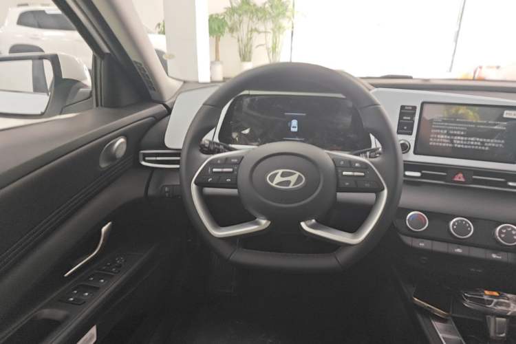 Used Hyundai Elantra 2023 1.5L CVT GLX Elite Edition Steering Wheel