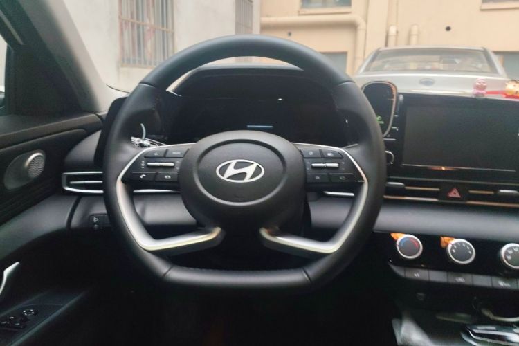 Used Hyundai Elantra 2023 1.5L CVT GLX Elite Edition Steering Wheel