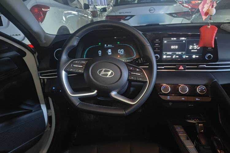 Used Hyundai Elantra 2023 1.5L CVT GLX Elite Edition Steering Wheel