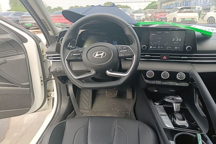 Used Hyundai Elantra 2023 1.5L CVT GLX Elite Edition Steering Wheel