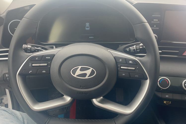 Used Hyundai Elantra 2023 1.5L CVT GLX Elite Edition Steering Wheel