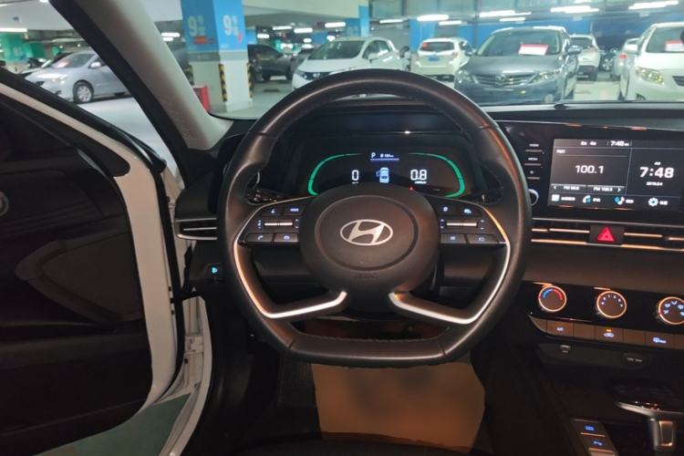 Used Hyundai Elantra 2023 1.5L CVT GLX Elite Edition Steering Wheel